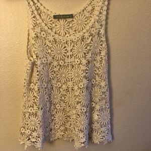 Cream floral lace tank top🌸